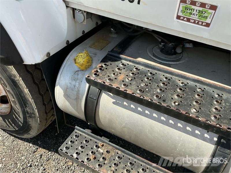 International 7400 Ассенизаторские машины