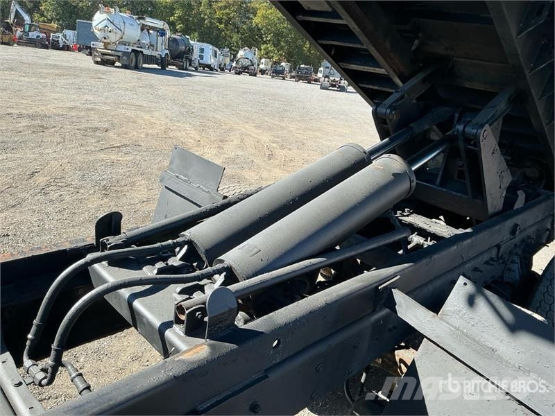 International 7400 Kipper