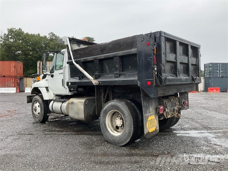 International 7400 Tippbil