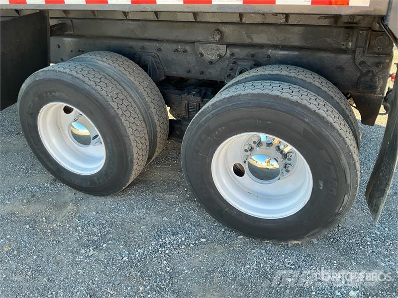 International 7400 Kipper