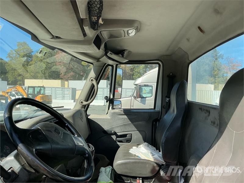 International 7400 Ассенизаторские машины