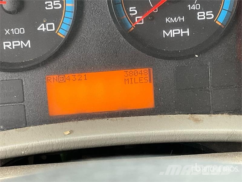 International 7400 Tippbil