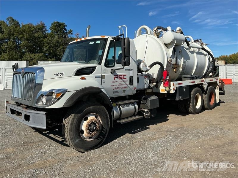 International 7400 Ассенизаторские машины