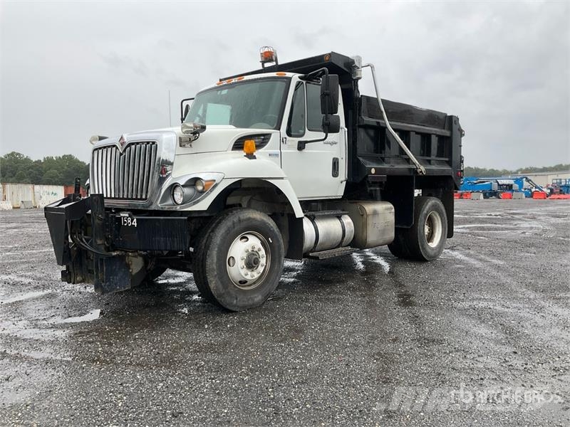 International 7400 Tippbil