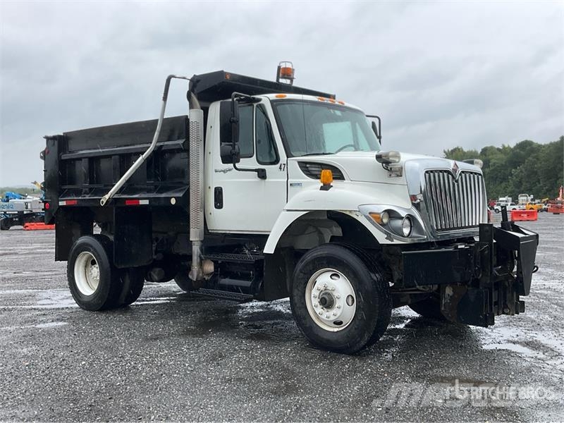 International 7400 Tippbil