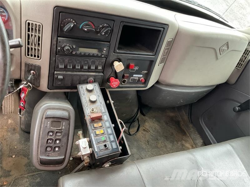 International 7400 Tippbil