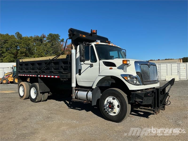 International 7400 Kipper