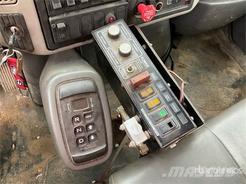International 7400 Tippbil