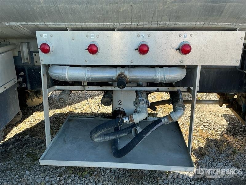 International 7500 21000 L 6x4 Fuel Truck Tankwagen