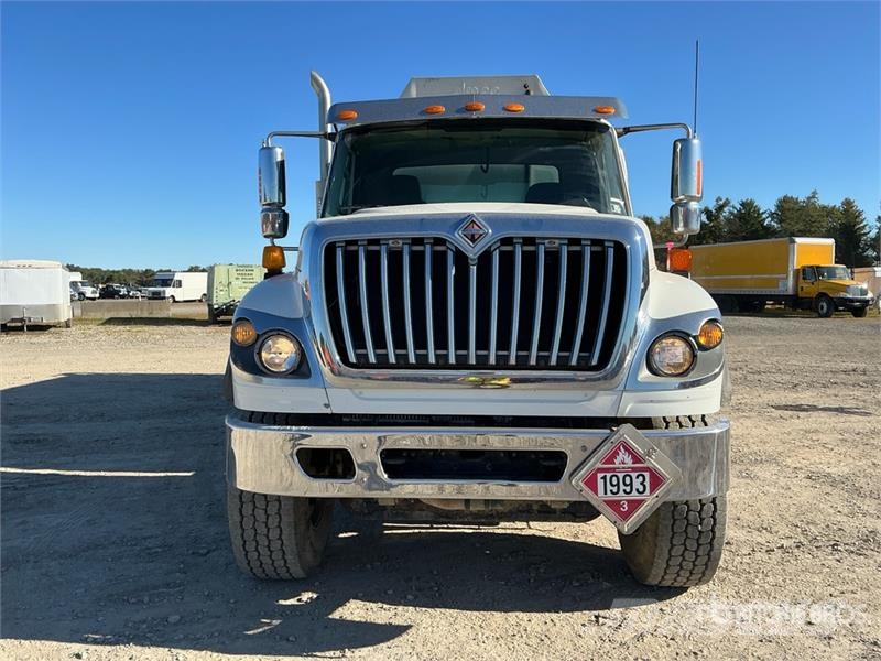 International 7500 21000 L 6x4 Fuel Truck Tankwagen