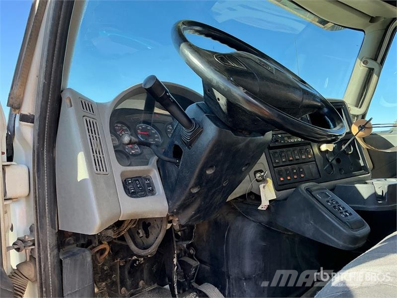 International 7500 21000 L 6x4 Fuel Truck Tankwagen