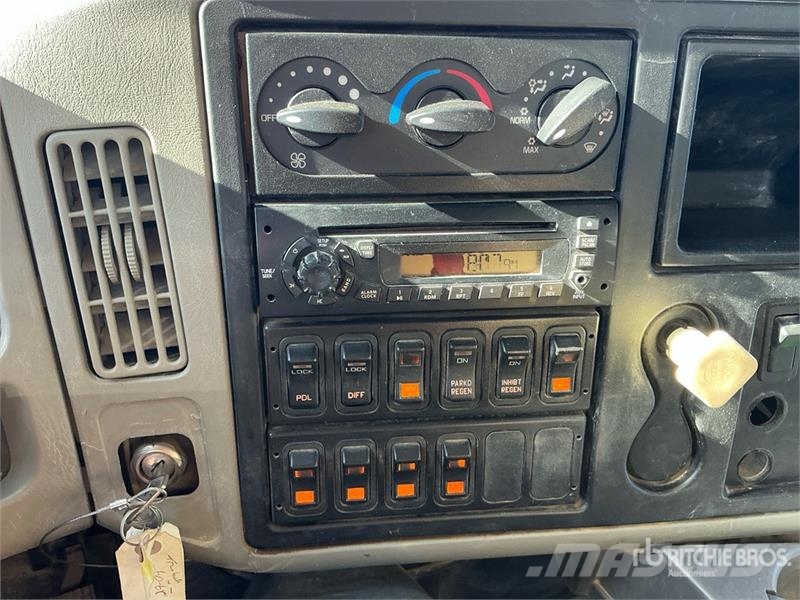 International 7500 21000 L 6x4 Fuel Truck Tankwagen