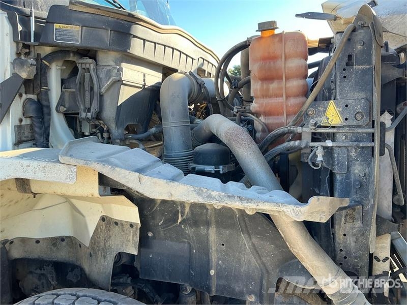 International 7500 21000 L 6x4 Fuel Truck Tankwagen
