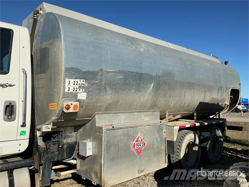 International 7500 21000 L 6x4 Fuel Truck Tankwagen