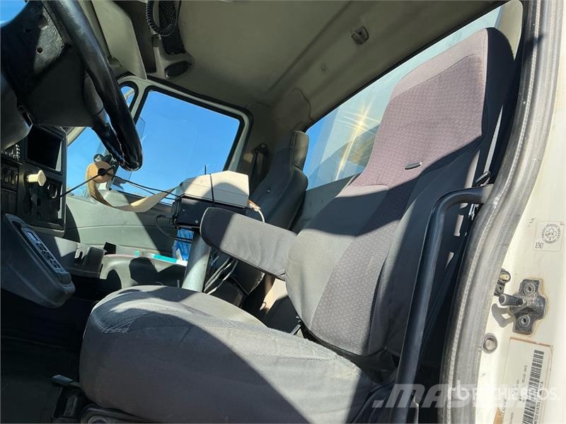 International 7500 21000 L 6x4 Fuel Truck Tankwagen