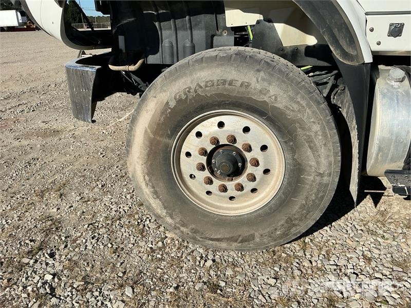 International 7500 21000 L 6x4 Fuel Truck Tankwagen