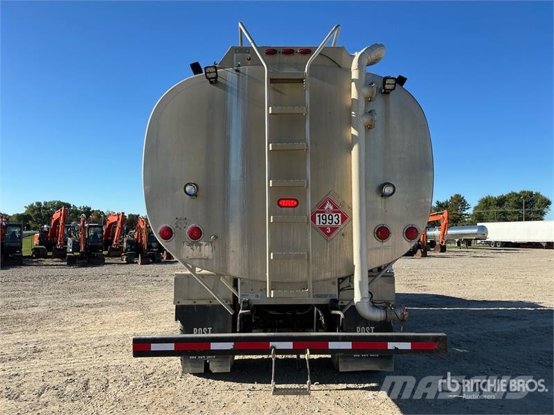 International 7500 21000 L 6x4 Fuel Truck Tankwagen