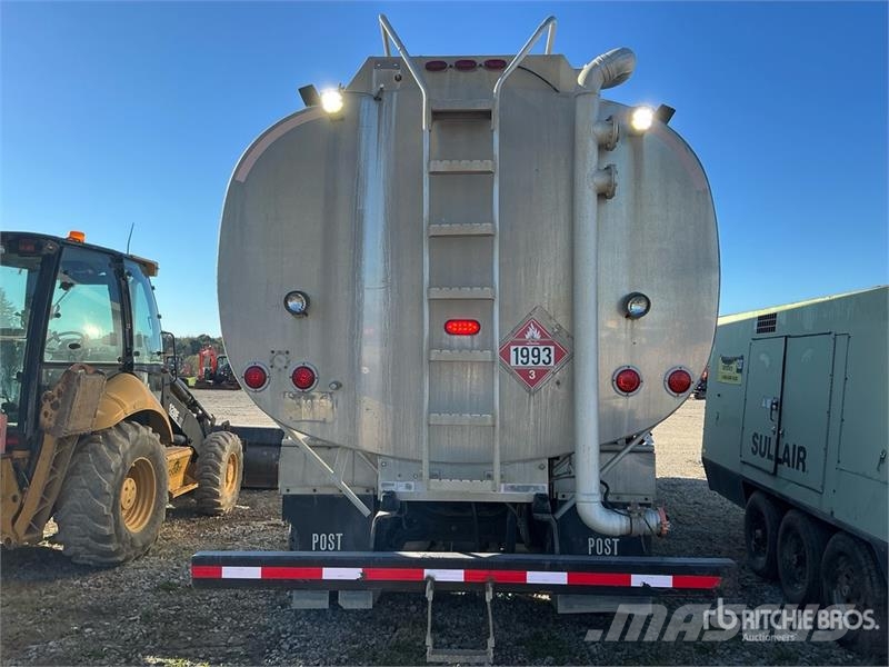 International 7500 21000 L 6x4 Fuel Truck Tankwagen