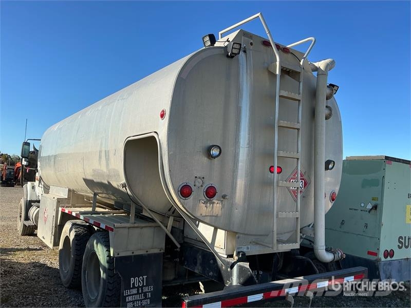 International 7500 21000 L 6x4 Fuel Truck Tankwagen