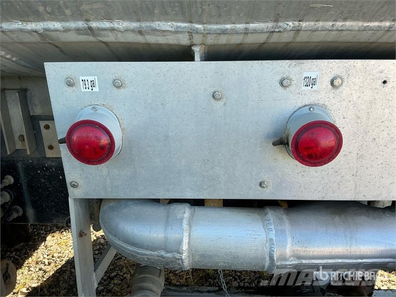 International 7500 21000 L 6x4 Fuel Truck Tankwagen
