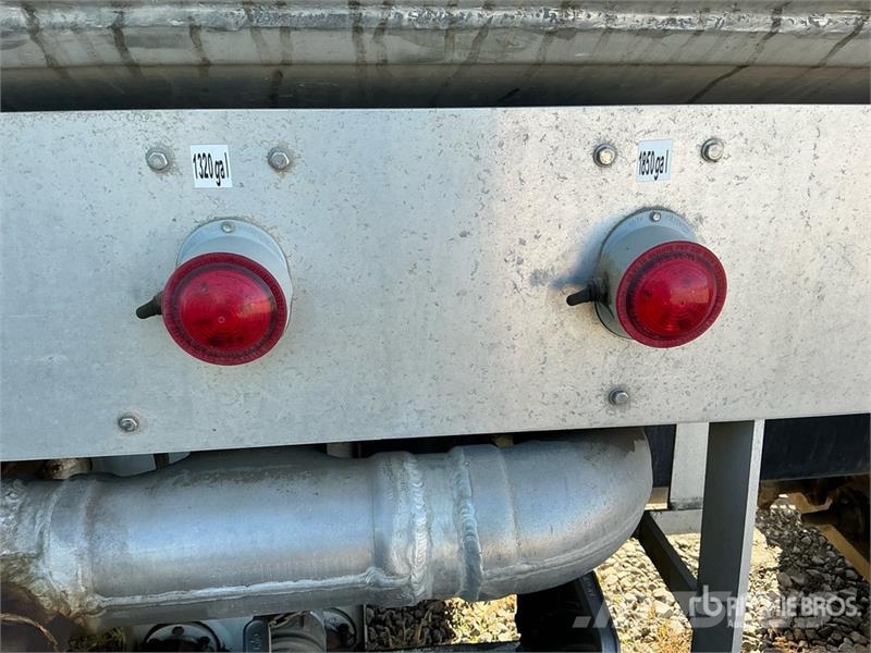 International 7500 21000 L 6x4 Fuel Truck Tankwagen