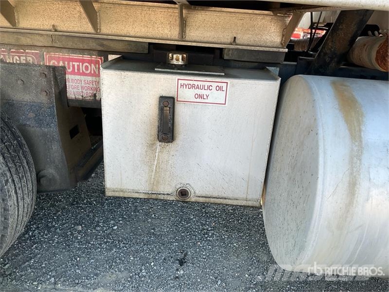 International 8100 Kipper