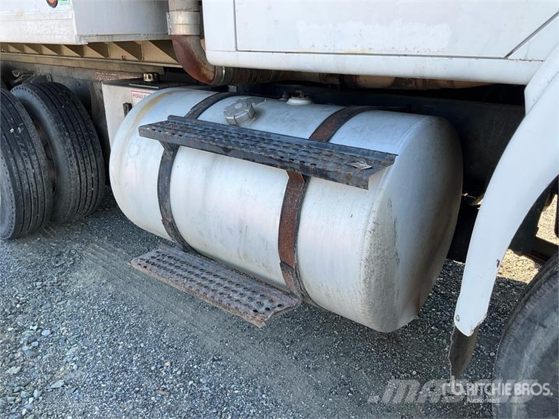 International 8100 Kipper
