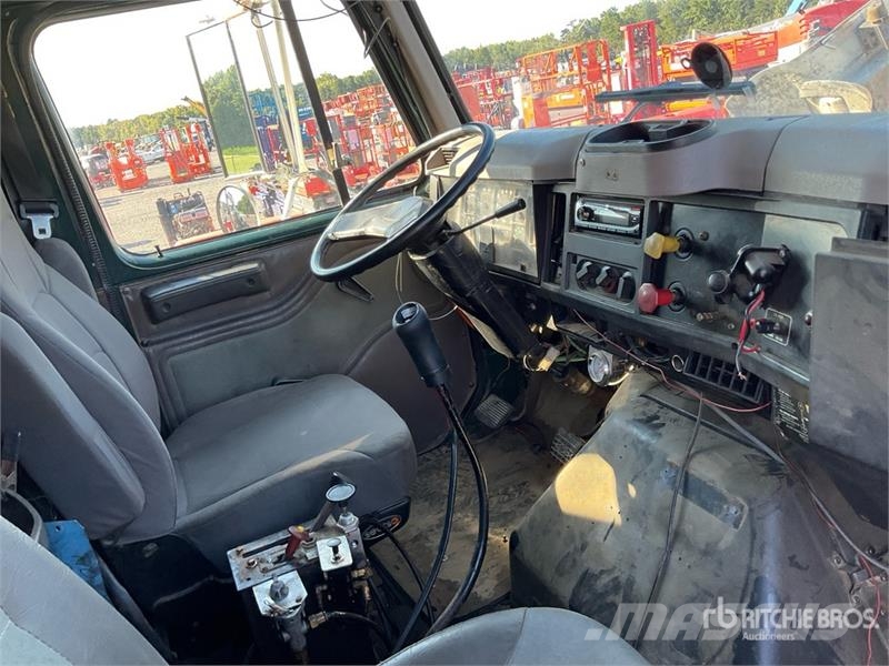 International 8100 Kipper