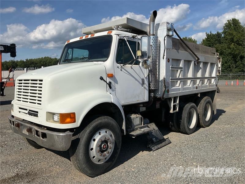 International 8100 Kipper