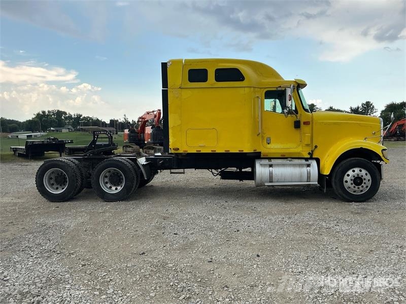 International 9900i 6x4 T/A Sleeper Truck Tractor Vlačilci
