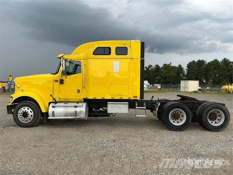 International 9900i 6x4 T/A Sleeper Truck Tractor Vlačilci