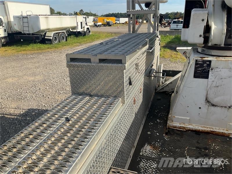 International Altec AA55E 56 ft on International 7500 6x4 Bucke Avtokošare