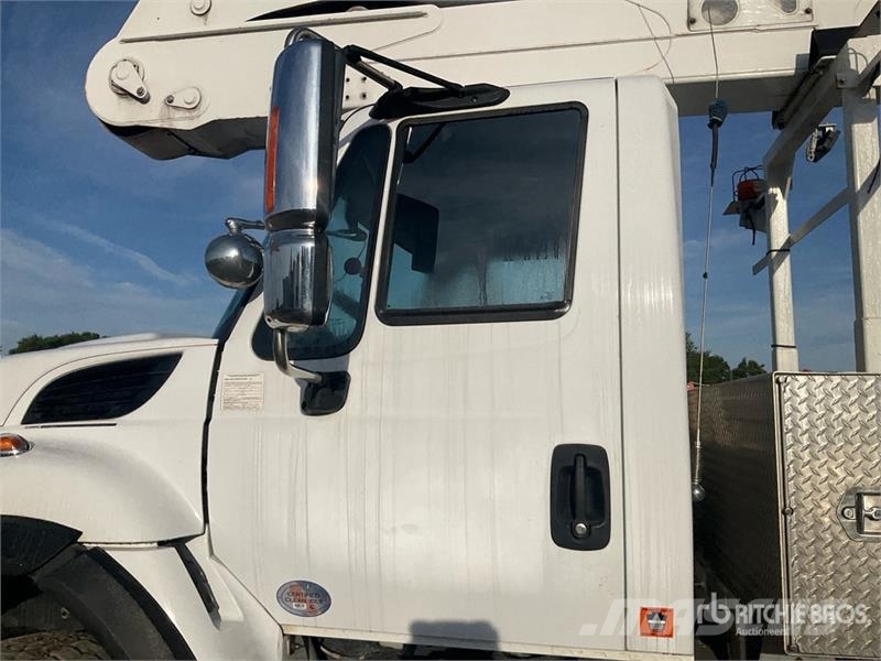 International Altec AA55E 56 ft on International 7500 6x4 Bucke Avtokošare