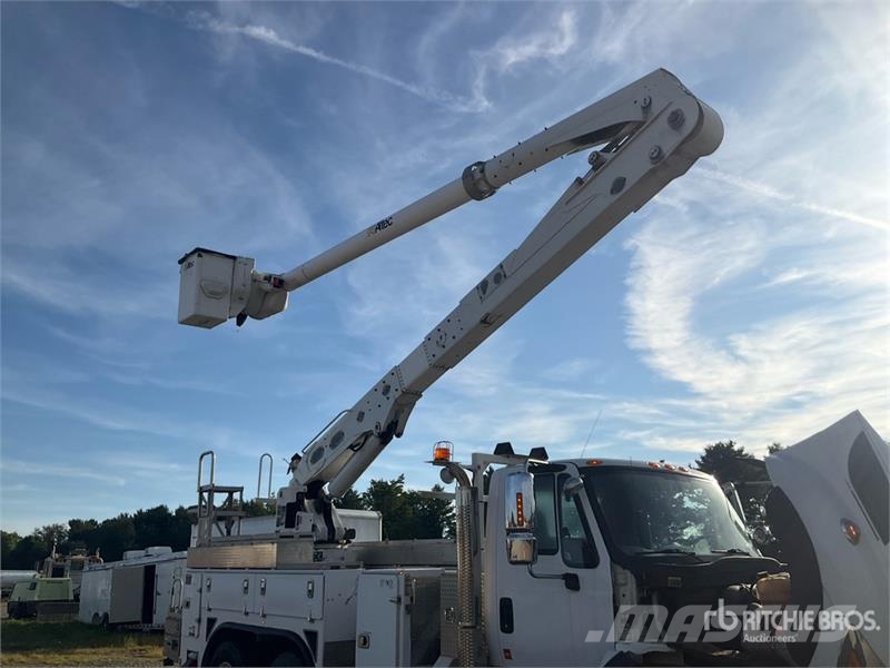 International Altec AA55E 56 ft on International 7500 6x4 Bucke Avtokošare