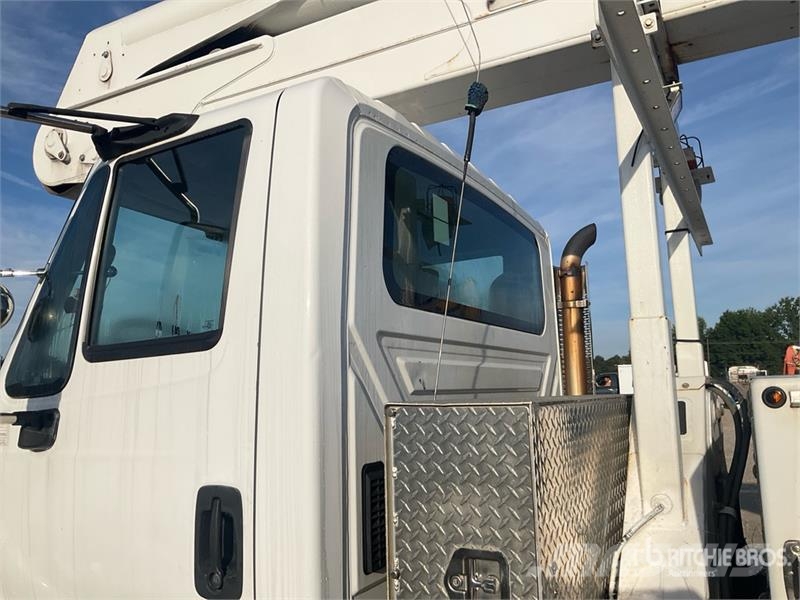 International Altec AA55E 56 ft on International 7500 6x4 Bucke Avtokošare