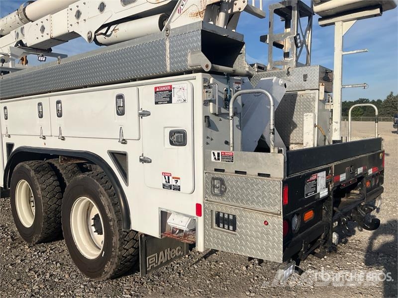 International Altec AA55E 56 ft on International 7500 6x4 Bucke Avtokošare