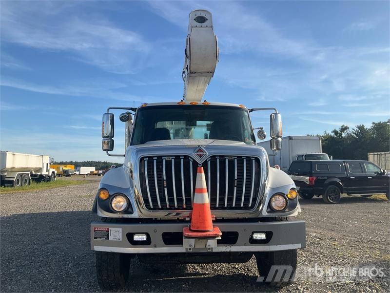 International Altec AA55E 56 ft on International 7500 6x4 Bucke Avtokošare
