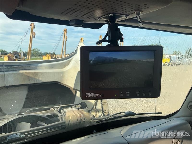 International Altec AA55E 56 ft on International 7500 6x4 Bucke Avtokošare