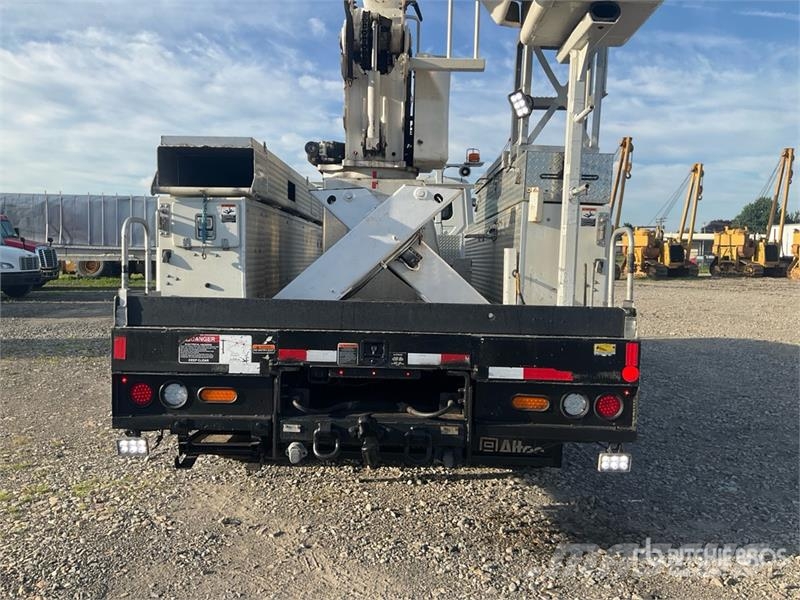 International Altec AA55E 56 ft on International 7500 6x4 Bucke Avtokošare