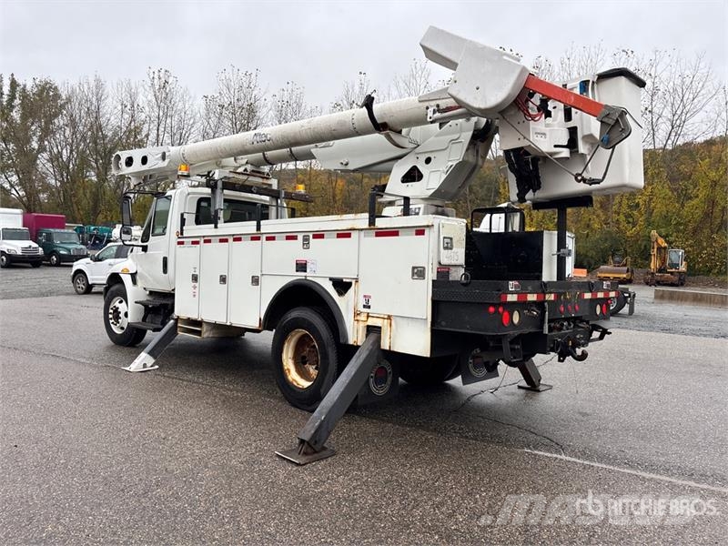 International AM855 55 ft on International 4300 4x2 Bucket Truck Автовишки на базі вантажівки