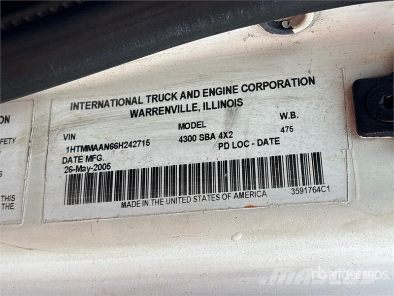 International AM855 55 ft on International 4300 4x2 Bucket Truck Автовишки на базі вантажівки