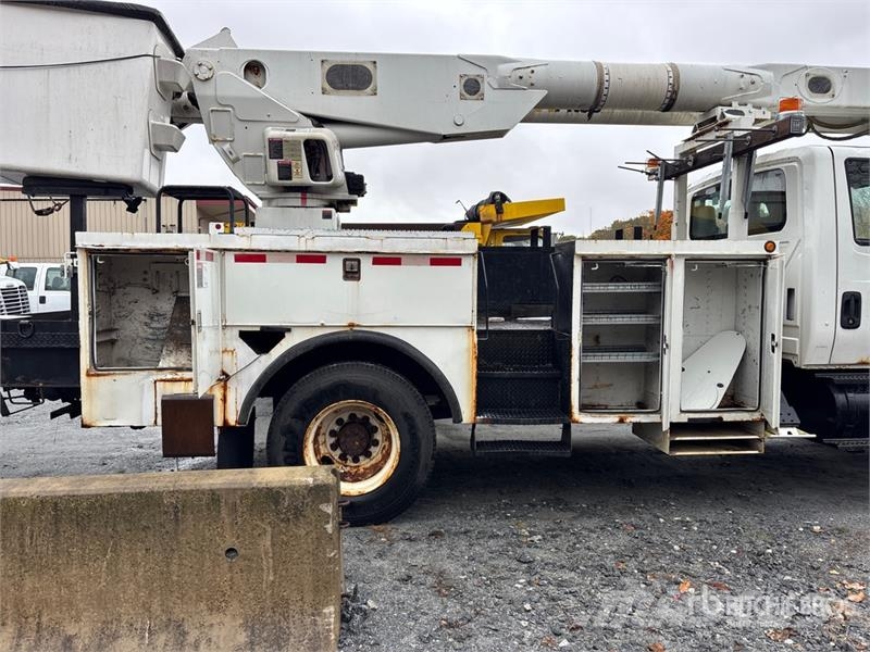 International AM855 55 ft on International 4300 4x2 Bucket Truck Автовишки на базі вантажівки
