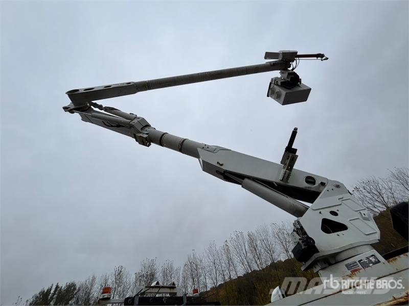 International AM855 55 ft on International 4300 4x2 Bucket Truck Автовишки на базі вантажівки