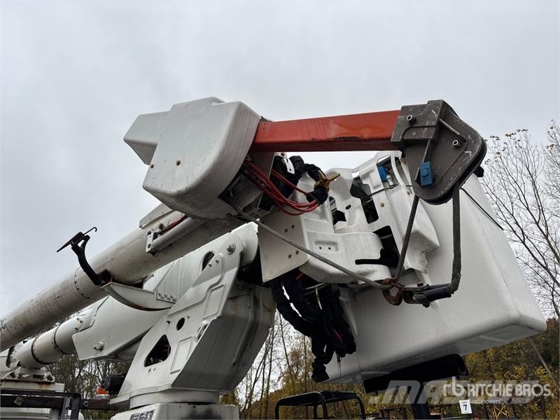 International AM855 55 ft on International 4300 4x2 Bucket Truck Автовишки на базі вантажівки