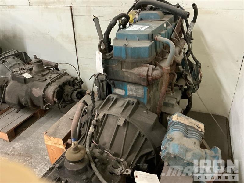 International DT466E شاحنات أخرى