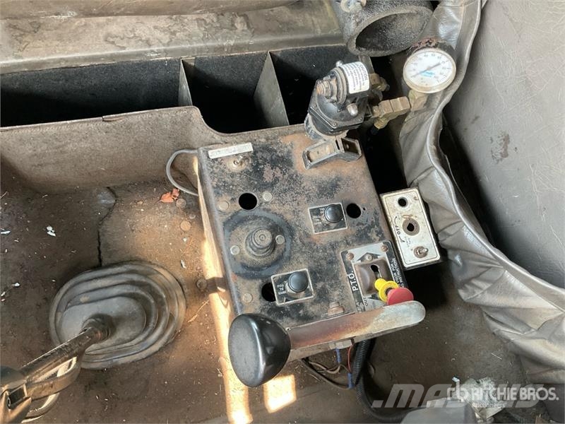 International F5000 8x4 Tri/A Dump Truck 自卸式货车