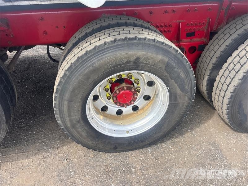 International HX520 8x4 Tri/A Dump Truck Kipper