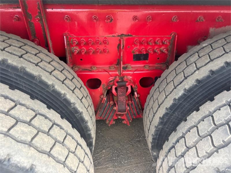 International HX520 8x4 Tri/A Dump Truck Kipper