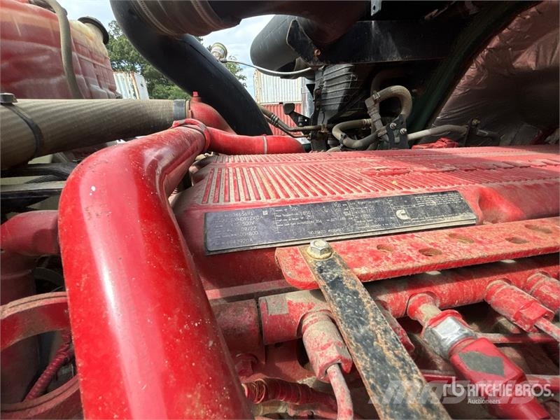 International HX520 8x4 Tri/A Dump Truck Kipper