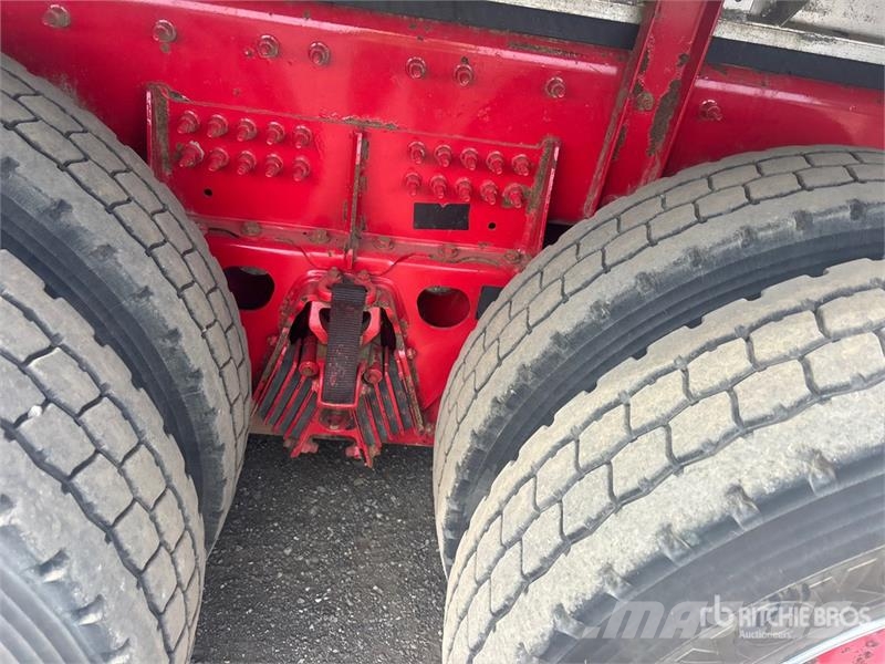 International HX520 8x4 Tri/A Dump Truck Kipper